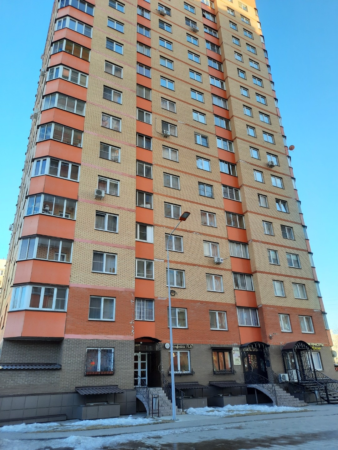 Сдам 1 комнатную квартиру в ЖК Виват. Квартира с новым ремонтом, окна во двор. Оплата 40 000 + коммуналка.