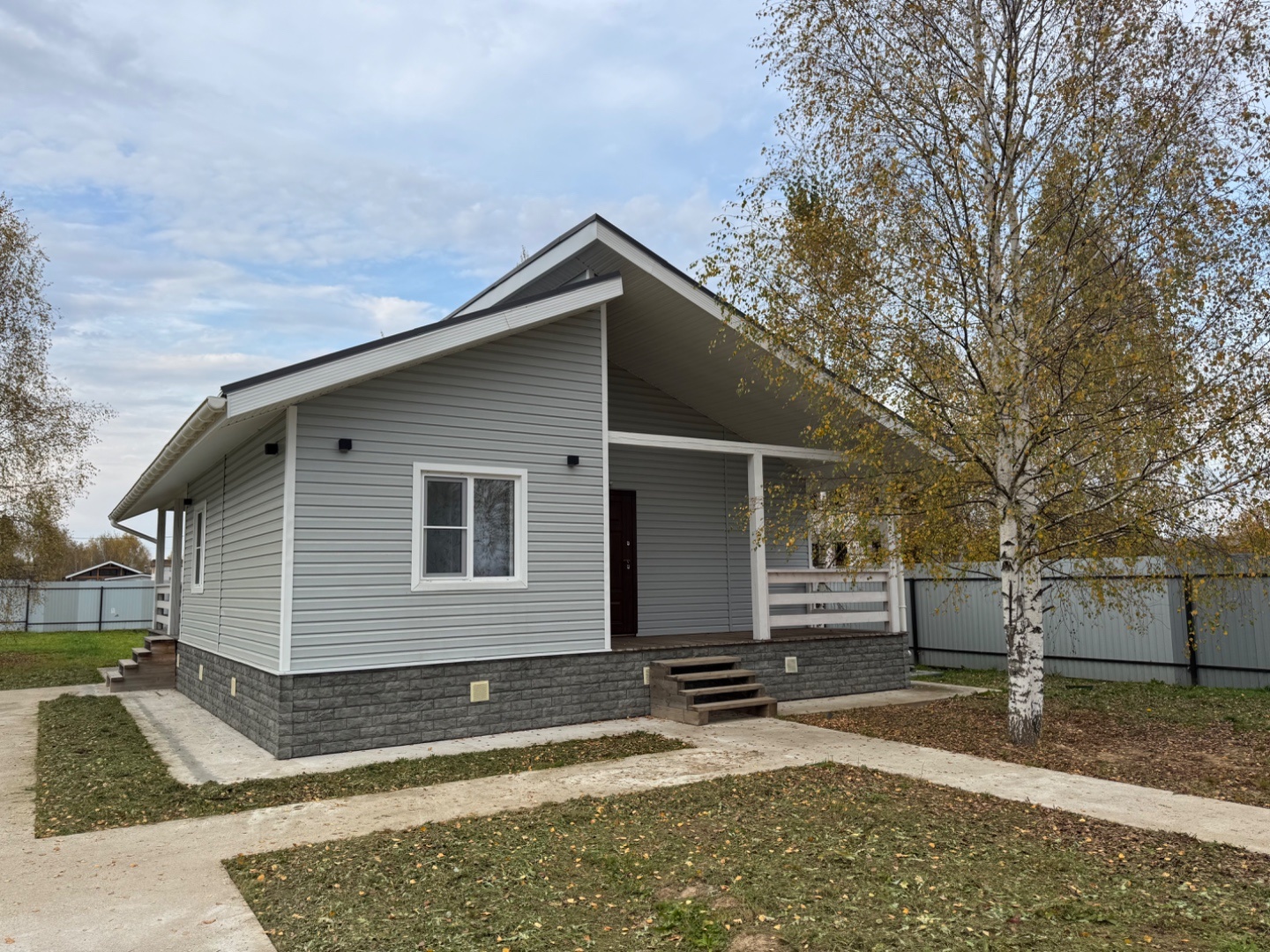 Идеальный дом для семьи: 110 кв.м и свой участок 10 соток в Чеховском районе


•Год постройки 2024 год , материал стен по каркасной технологии, фундамент железобетонные сваи, площадь 110 кв.м , коммуникации скважина, септик  ( газ в перспективе!), электричество 15 кВ.

• Планировка: кухня-гостиная