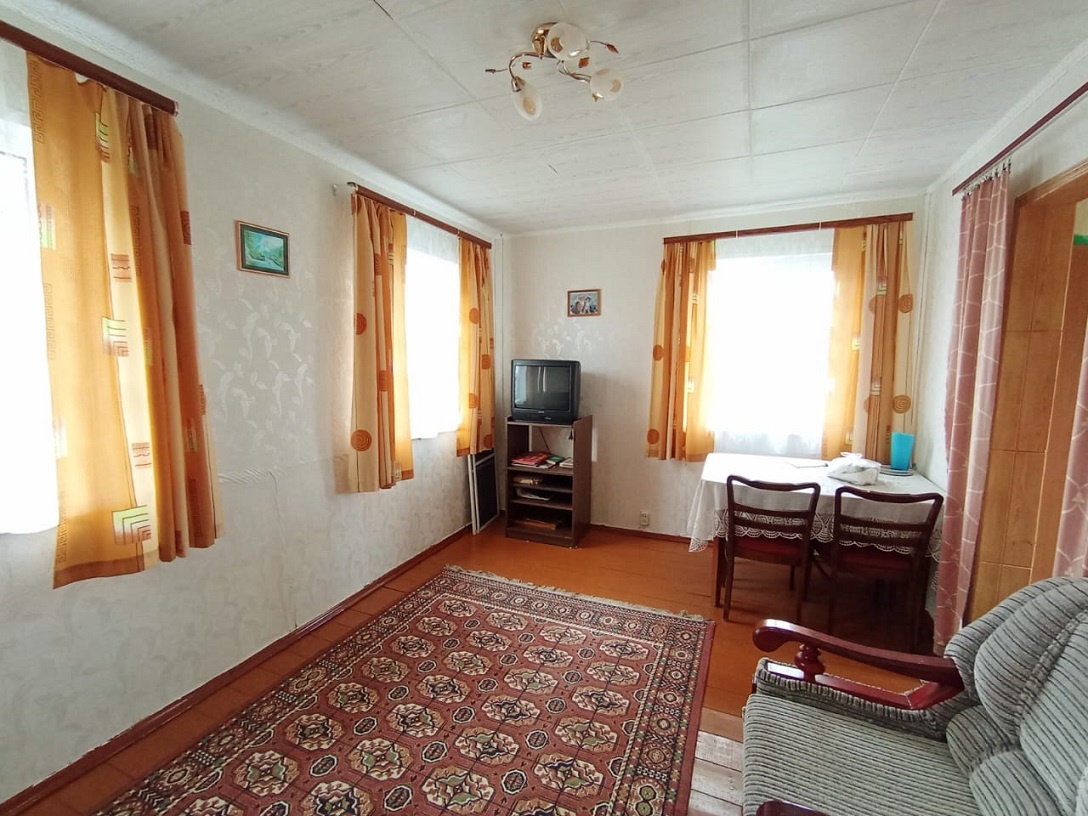 У Вас есть возможность приобрести готовую, ухоженную дачу на земельном участке 8 соток в СНТ Сигнал (Чеховский район).

Дача : прихожая, кухня, две раздельных комнаты.

Хозблок с верандой — для хранения инвентаря и комфортного отдыха на свежем воздухе.

Место для отдыха и барбекю. 

Теплица для вы