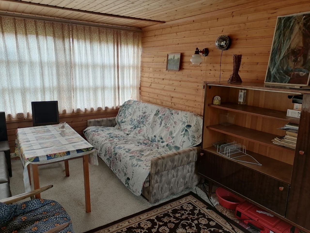 Продаётся дача в СНТ Лопасня в районе д. Дидяково ,г. о. Чехов, Московская область.
- Жилой статус дома.
- 60 км от МКАД (удобный выезд по Симферопольскому шоссе).

- Полная юридическая чистота — один собственник, документы готовы к сделке.

Дом :
- Каркасно-щитовой дом с жилой регистрацией.
- Эле