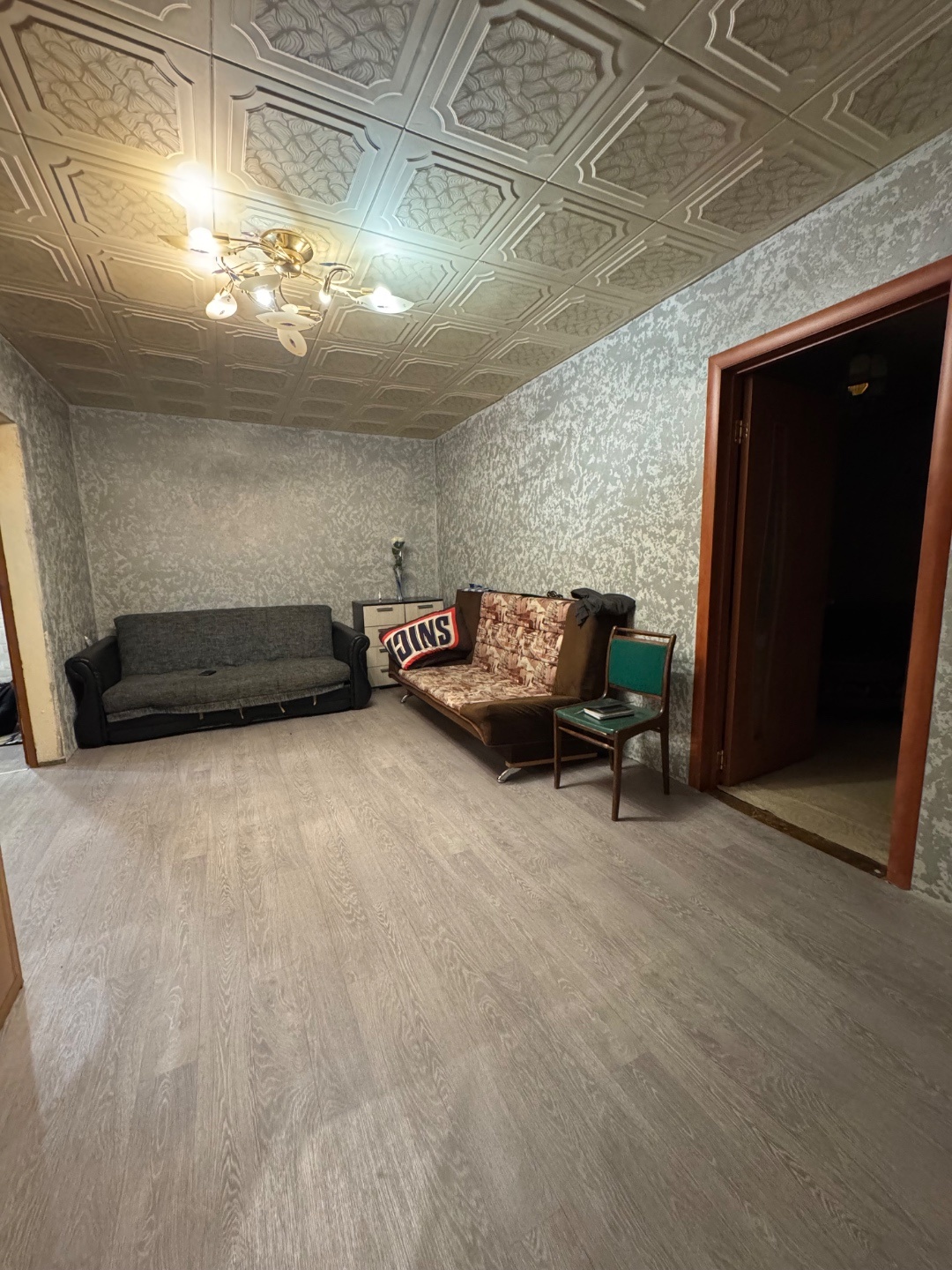 Ищете не просто жилье, а место для полноценной жизни с безупречной логистикой? Это предложение — для вас!

Представляем 2-комнатную квартиру в самом центре Чехова. Редкая возможность поселиться на одной из главных улиц города с развитой инфраструктурой буквально за порогом.

· Идеальная локация:Улиц