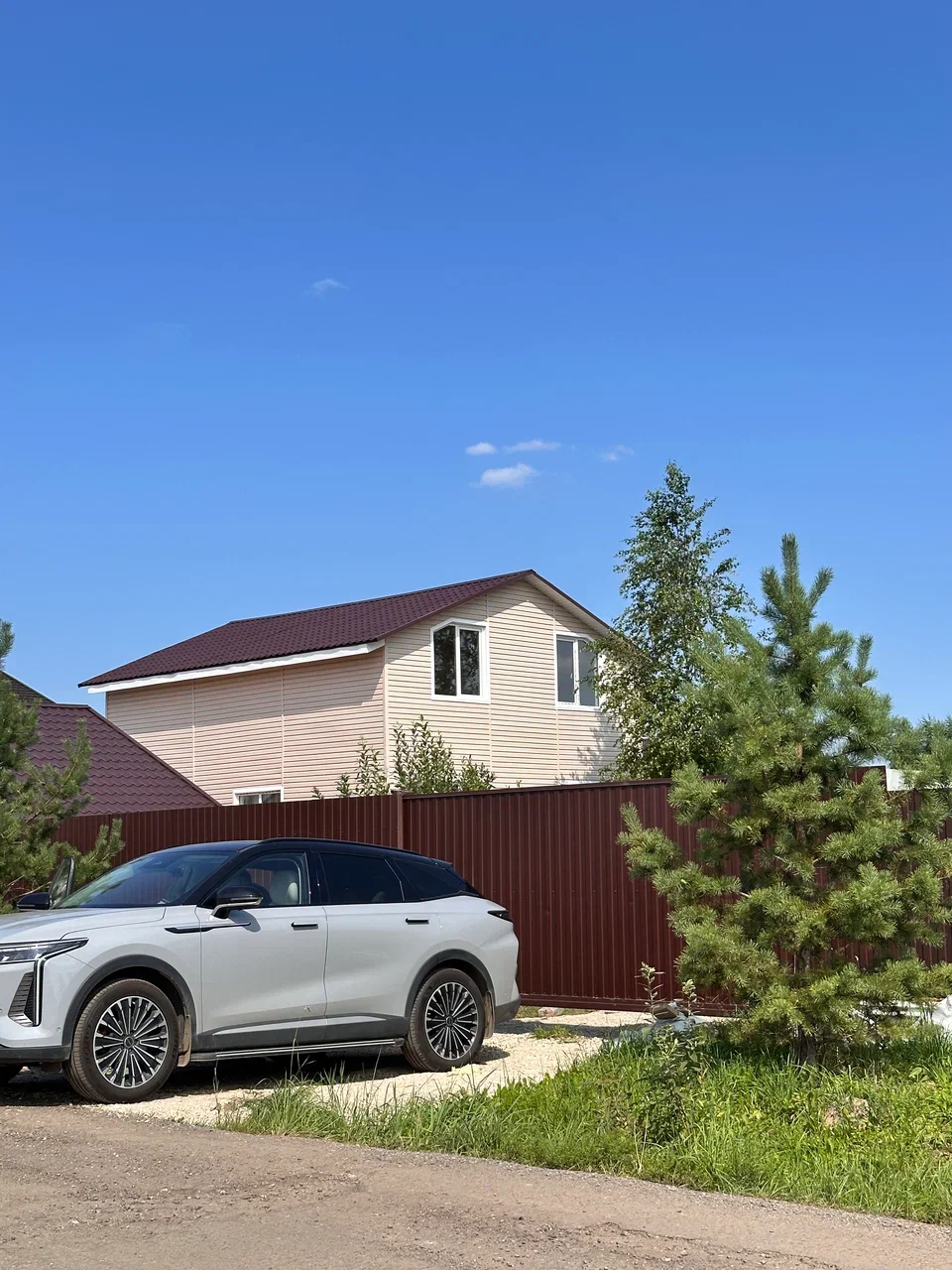 Уютный НОВЫЙ дом с баней в красивом природном месте, готовый к проживанию.

Дом внутри 114м2, терраса 34м2 и баня 30м2. ИТОГО 178м2. Высота потолка 2.8м. Панорамные окна с выходом на террасу. Продуманная планировка и электрика от дизайнера.

Укомплектован новой мебелью и техникой:
•⁠  ⁠Прихожая с га