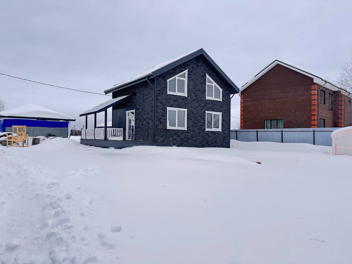 Продаётся стильный, уютный, тёплый ДОМ 150 кв.м +Терраса просторная, участок 7,5 соток ( ИЖС) в Чеховском районе деревня Поповка. Никаких взносов это деревня. газ по границе участка.

•Продуманная до мелочей планировка.
• котел электрический, стяжка+ водяной теплый пол. 
•Фундамент: Ж/Б сваи 

•Прос