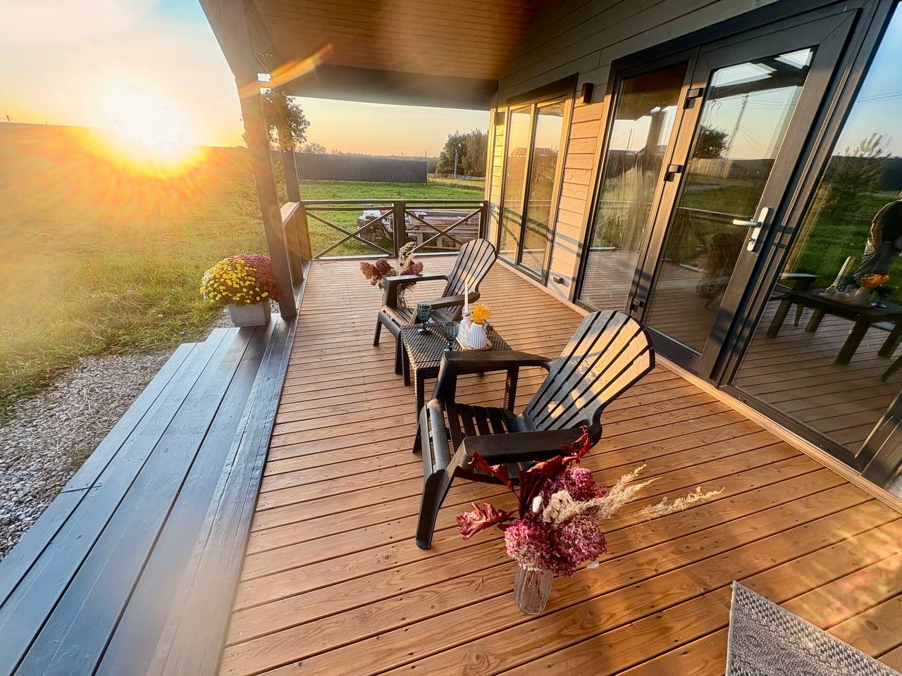 ПОДХОДИТ ПОД СЕМЕЙНУЮ ИПОТЕКУ И МАТЕРИНСКИЙ КАПИТАЛ! 

ОСНОВНОЕ: Продаётся уютный, тёплый дом 108 м² с продуманной планировкой: - 3 изолированные спальни - Просторная кухня-гостиная с панорамными окнами - Выход на открытую террасу 38 м - Участок 7,5 соток в охраняемом КП Черешневый лес О ДОМЕ: - Пос