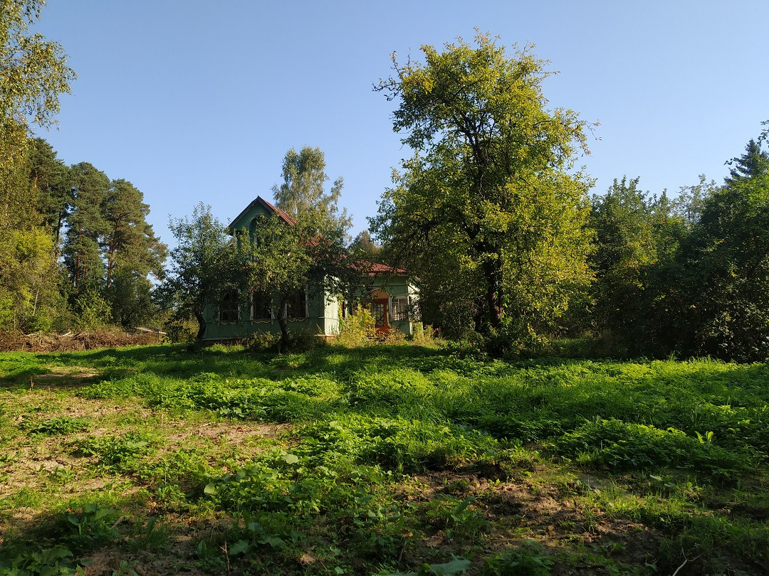 Продаётся земельный участок 23 сотки в д. Скурыгино, г.о. Чехов, Московская область. 
ЗНП, ИЖС. На земельном участке жилой дом. Электричество, газ по границе. Участок ровный, сухой. 
В шаговой доступности магазин, автобусная остановка, пруд. 
Один собственник. 
Документы готовы к сделке. 
Юридическо