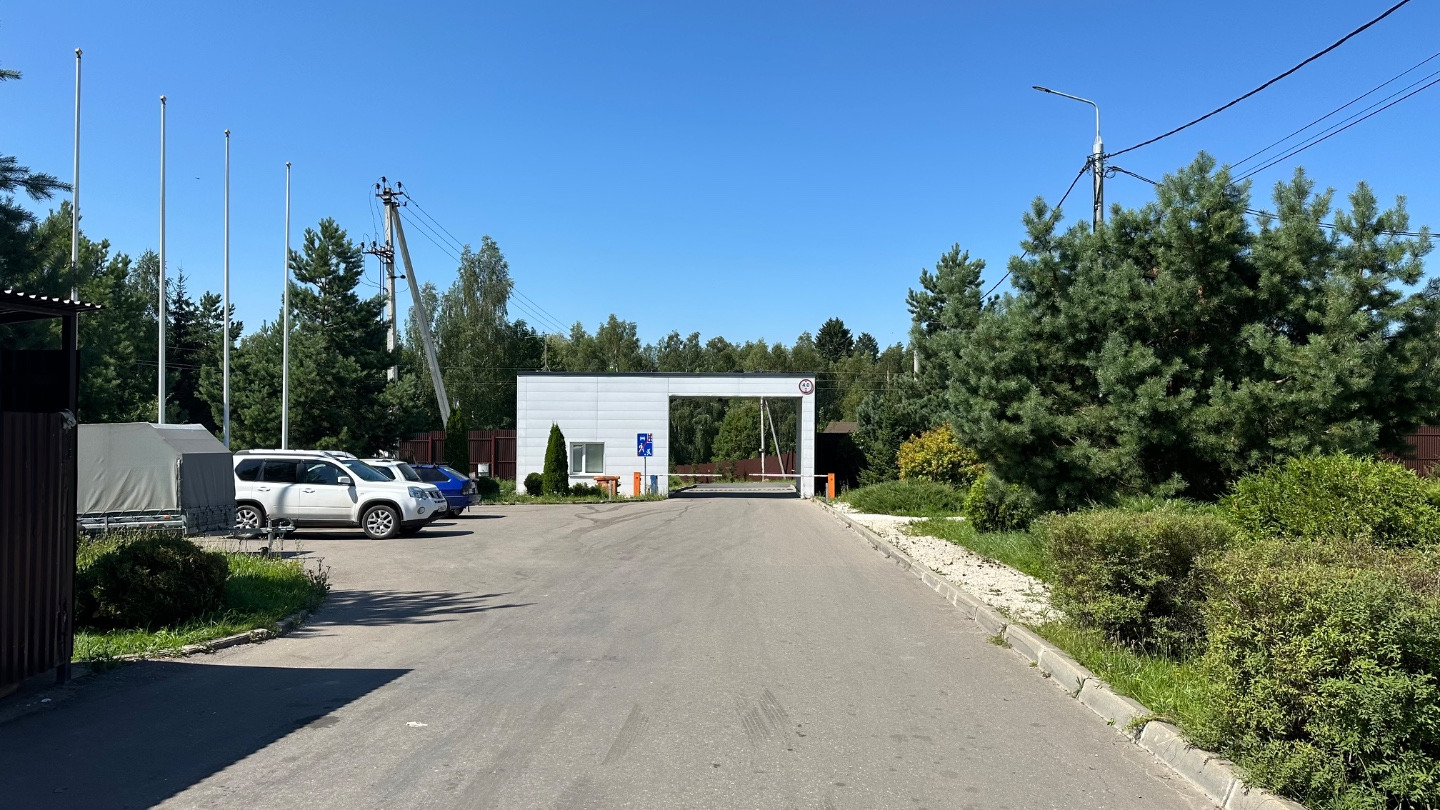 ЦЕНА ДОМА ПОД КЛЮЧ

Подходит под все виды ЛЬГОТНЫХ ИПОТЕК.

Продается уютный каркасный дом 130 м² на участке 8 соток. Поселок закрытого типа.

Идеальный вариант для семьи: готовый дом под ключ в охраняемом поселке с инфраструктурой.

Площадь: 130 кв.м. на участке 7 соток.

    Комплектация: Полность