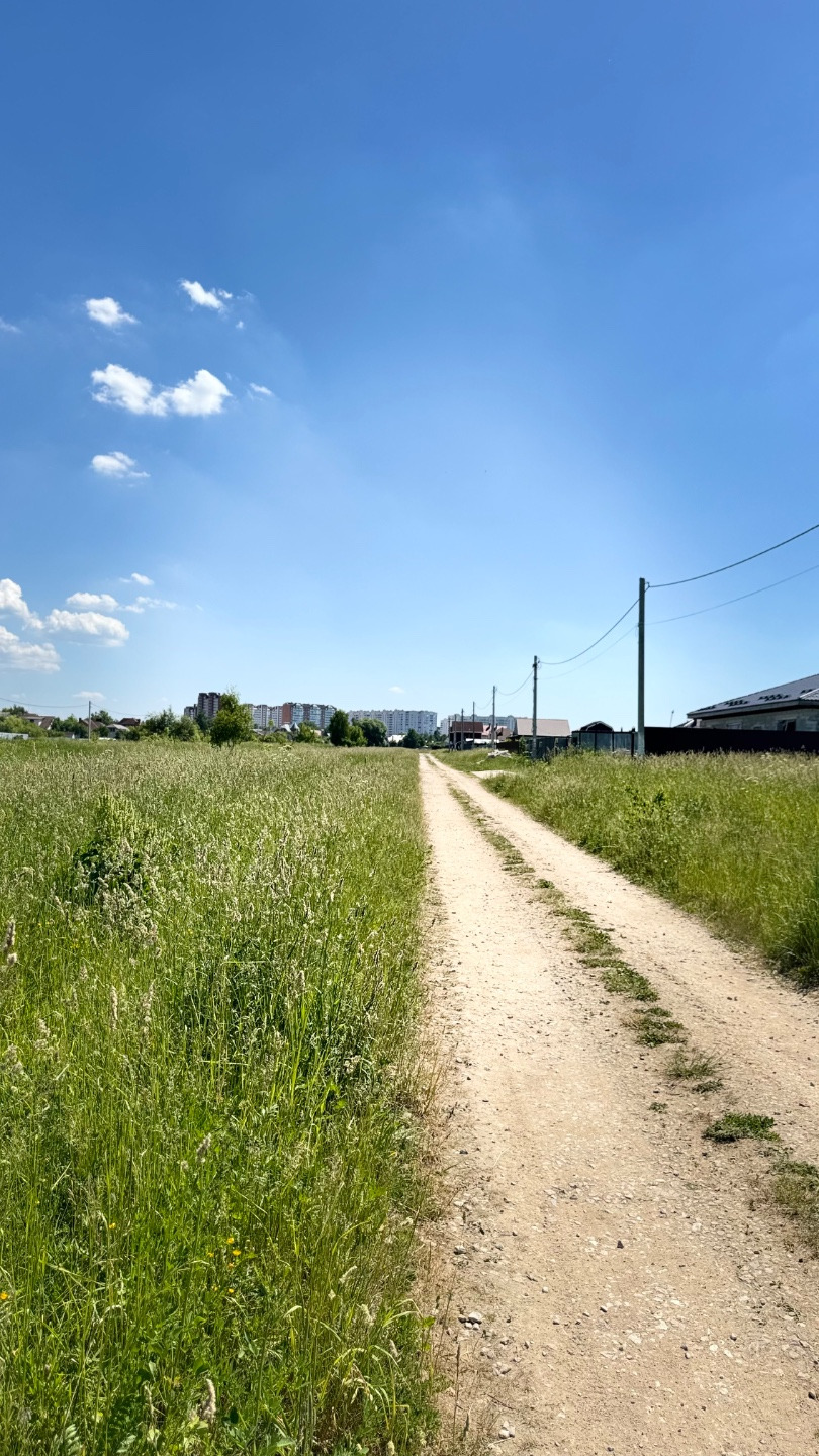 Продается земельный участок 8 соток в д. Скрылья, Серпуховский район.
Участок ровный, правильной формы, отлично подходит для строительства жилого дома или дачи. Электричество проходит по границе участка.
Удобное расположение — рядом с городом Серпухов, что позволяет сочетать комфорт городской инфрас
