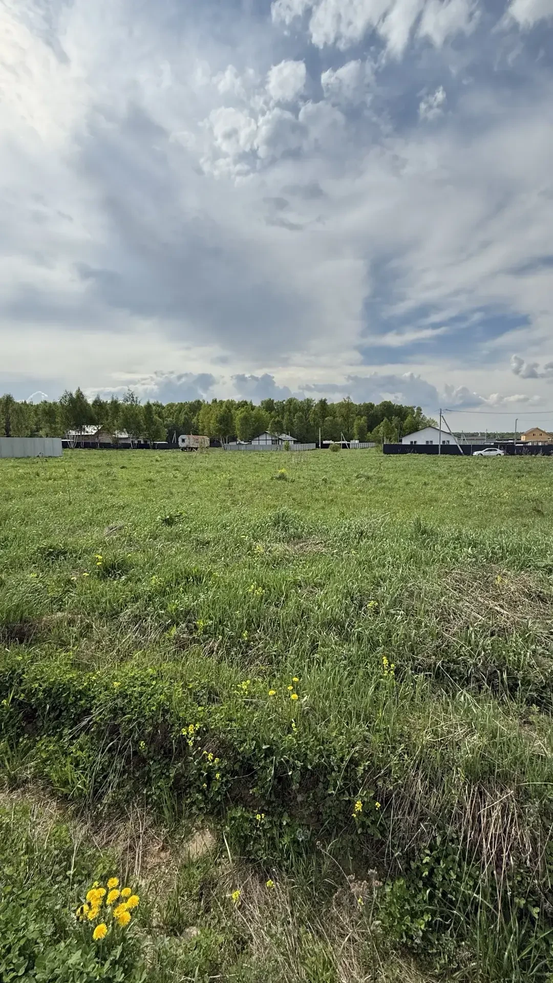 
Продается земельный участок 6 соток в деревне Гавшино, Серпуховский район.
Отличный вариант для тех, кто хочет построить свой загородный дом в спокойном месте и при этом не заниматься поиском подрядчиков и организацией строительства самостоятельно.

 
площадь — 6 соток
расположение — д. Гавшино, Се